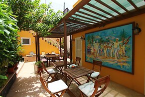 Kira's Boutique Hotel