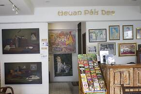 Heuan Pak Dee Hostel at Gallery