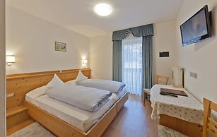 Hotel Cesa Edelweiss