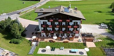 Hotel Cesa Edelweiss