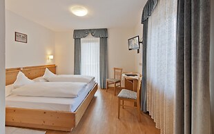 Hotel Cesa Edelweiss