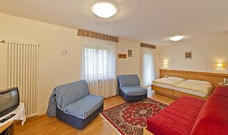 Hotel Cesa Edelweiss