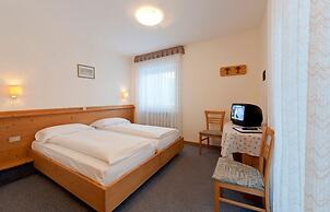 Hotel Cesa Edelweiss