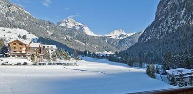 Hotel Cesa Edelweiss