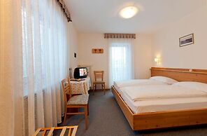 Hotel Cesa Edelweiss