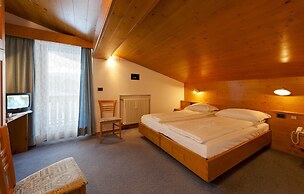 Hotel Cesa Edelweiss