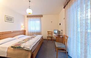 Hotel Cesa Edelweiss