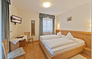 Hotel Cesa Edelweiss