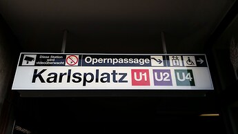 Goldfisch Apartment Vienna Opera House