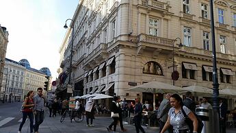 Goldfisch Apartment Vienna Opera House