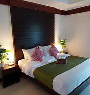 Naithon Beach Mansion