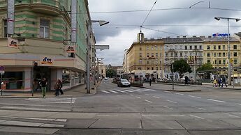 Goldfisch Apartment am Donaukanal