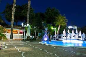 Hotel Happy Days