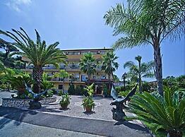 Hotel Happy Days