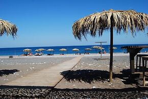 Cristelia Luxury Sea Front & Pool Villa