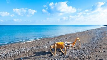 Cristelia Luxury Sea Front & Pool Villa