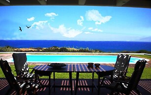 Cristelia Luxury Sea Front & Pool Villa