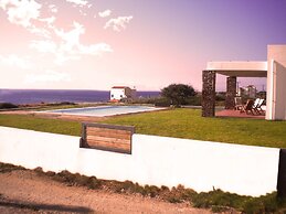 Cristelia Luxury Sea Front & Pool Villa