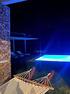 Cristelia Luxury Sea Front & Pool Villa