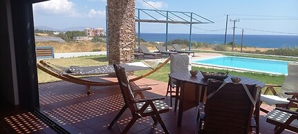 Cristelia Luxury Sea Front & Pool Villa