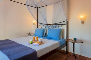 Cristelia Luxury Sea Front & Pool Villa