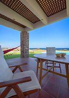 Cristelia Luxury Sea Front & Pool Villa