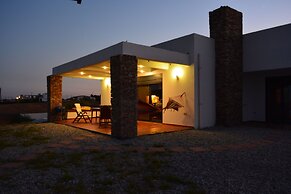 Cristelia Luxury Sea Front & Pool Villa