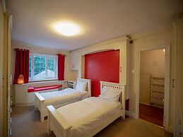 OakCroft GuestHouse Manchester Airport