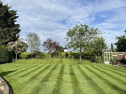 Orchard Side Bed and Breakfast