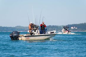 Nootka Island Lodge