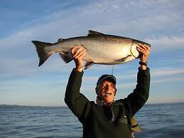 Nootka Island Lodge