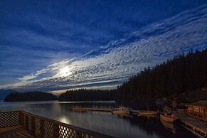 Nootka Island Lodge