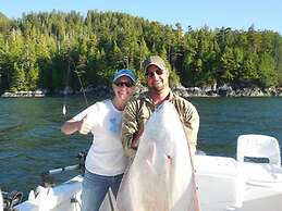 Nootka Island Lodge