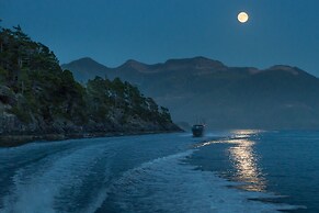 Nootka Island Lodge