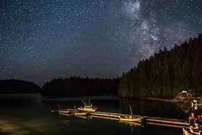 Nootka Island Lodge