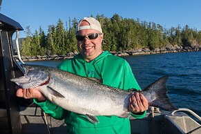Nootka Island Lodge