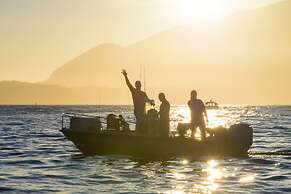 Nootka Island Lodge