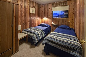 Nootka Island Lodge
