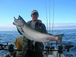 Nootka Island Lodge