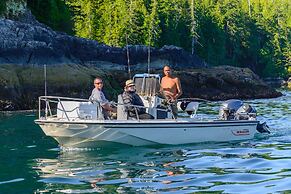 Nootka Island Lodge
