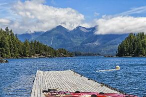 Nootka Island Lodge
