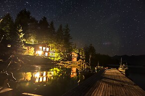 Nootka Island Lodge