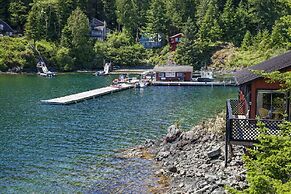 Nootka Island Lodge