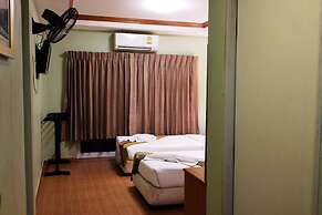 Chilli Hotel & Restaurant