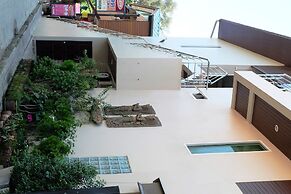 Chilli Hotel & Restaurant