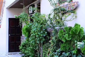 Chilli Hotel & Restaurant