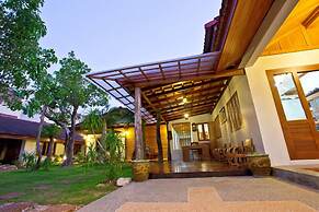 Tree Home Plus Home Stay