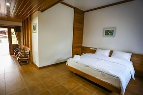 Tree Home Plus Home Stay