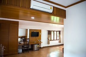 Tree Home Plus Home Stay