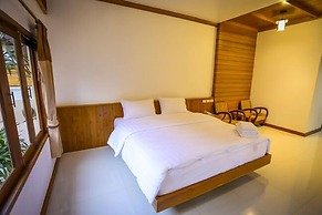 Tree Home Plus Home Stay